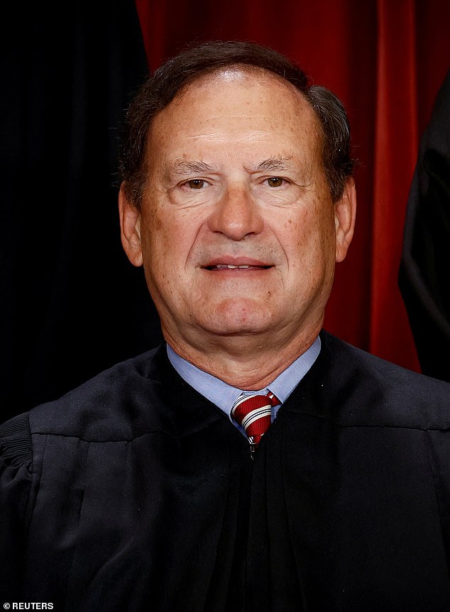 Judge Alito devised a secret plot to push conservative Supreme Court justices to reject the constitutional right to abortion, a new report has found.