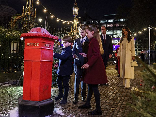 Princes George and Louis and Princess Charlotte send Christmas cards to other children