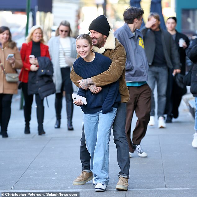 Cruz wore a stylish gray jacket, which he paired with a T-shirt, brown pants and Converse sneakers