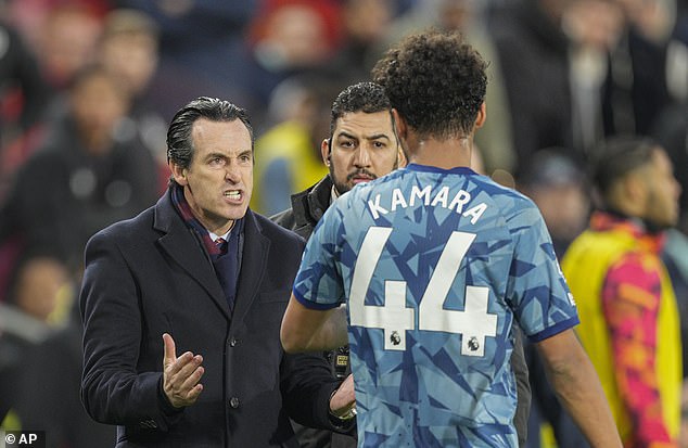 Emery didn't look happy at all when Kamara was sent off for violent behaviour