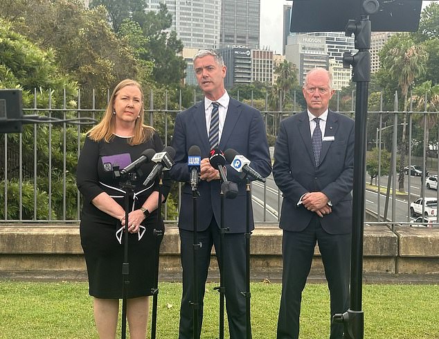 “The more people who qualify for a point, the safer our roads will be,” said NSW Roads Minister John Graham (pictured centre) along with Regional Transport and Roads Minister Jenny Aitchison (pictured left)