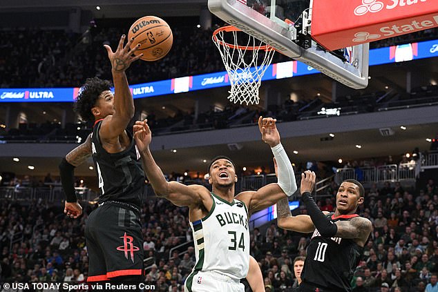 Giannis dropped 26 points and 17 rebounds in the Bucks' 128-119 win over the Rockets on Sunday