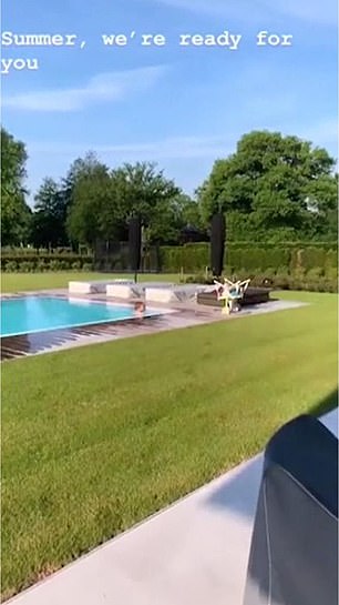 The swimming pool of the house in Belgium