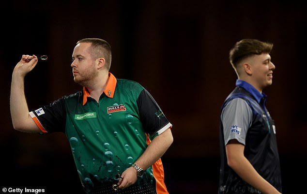 Irishman Steve Lennon defeated Englishman Owen Bates after securing a decisive victory in the fifth set