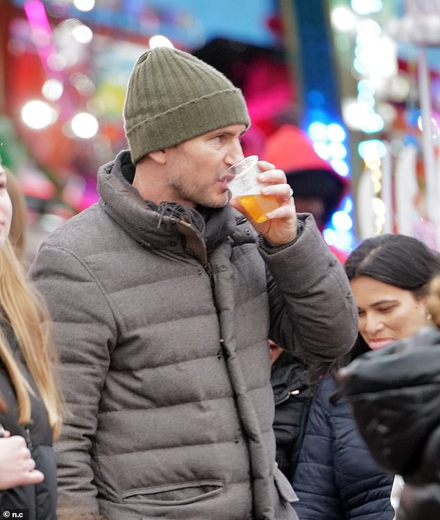 Frank later enjoyed a pint as he got into the festive mood