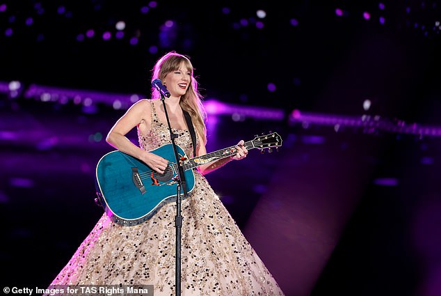 Swift praised the fan for her vulnerability and wished her 'Happy Holidays';  Seen quickly