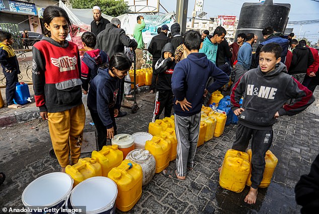 They pointed out how TikTok has allowed humanitarian campaigns to raise funds for children in Gaza.  In the photo: Palestinian children waiting to get water