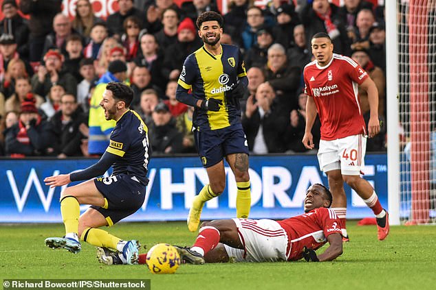 The referee made a serious mistake by showing Boly a second yellow card on Saturday