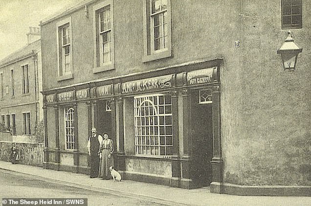 Historic photograph of The Sheep Heid Inn, Duddingston, Edinburgh, pictured in 1904