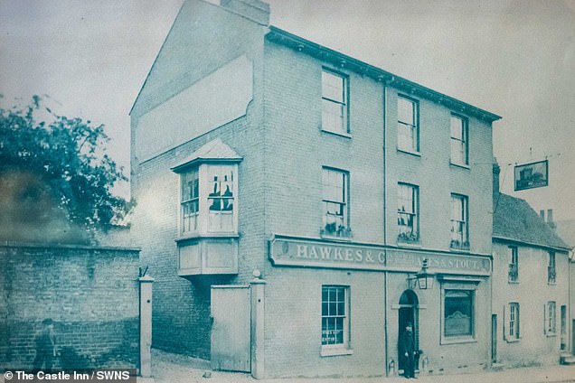 Historic photo, dated 1879, of The Castle Inn in Cambridge