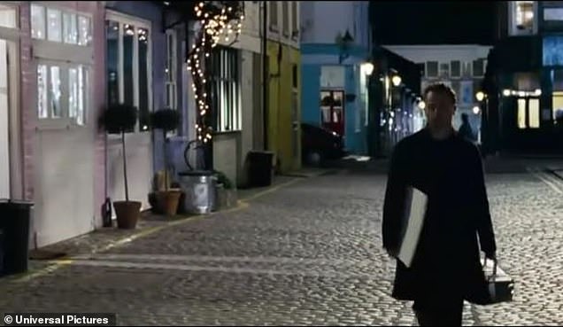 St Luke Mews in London is used in the scene where Juliet, played by Knightley, gets a knock on the door on Christmas Eve from the best man at her wedding, Mark (Andrew Lincoln).