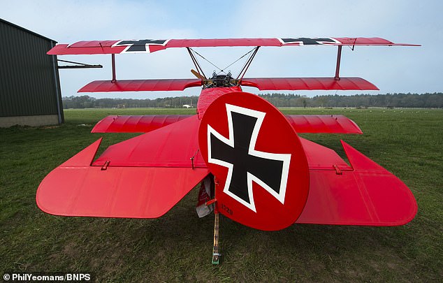 The Dreidecker is 18ft 11in long, has a wingspan of 23ft 7in and is 9ft 8in high.  It has a maximum speed of 185 km/h and is equipped with two 7.92mm mock Spandau machine guns