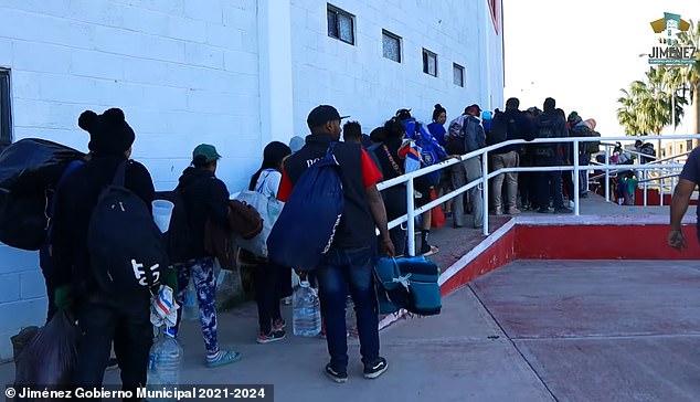 1703717605 191 US border cities brace for thousands more migrants currently in