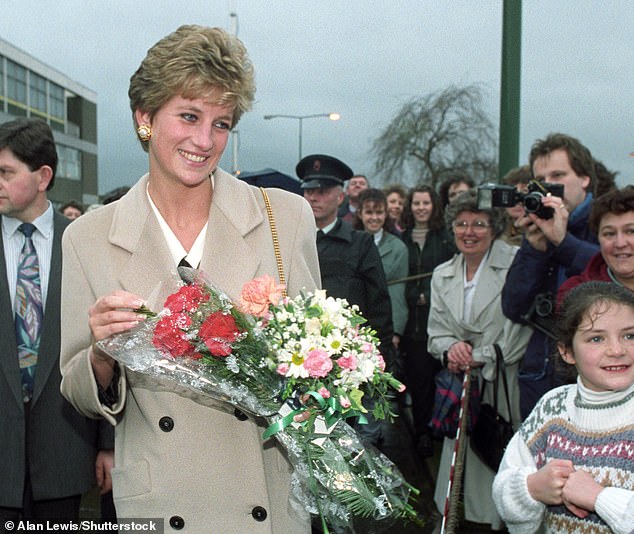 Princess Diana's alleged ignorance of the Irish border is disputed by friends (Photo: Princess Diana visiting the Ulster Hospital, near Belfast, in 1993)