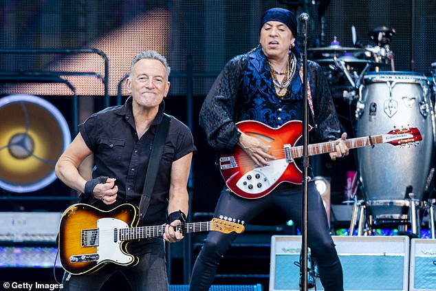 After postponing US dates in the fall as he was treated for a stomach ulcer, the fit-again Bruce Springsteen is now back with The E Street Band