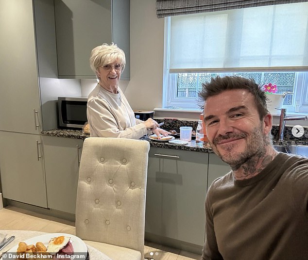 The former footballer, 48, took to Instagram to share a sweet photo of him washing dishes in her kitchen with his mother, 74, and a heartwarming selfie.