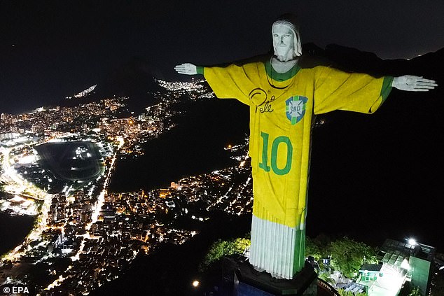 Brazilians have decided to commemorate Pele's death by projecting a Brazilian shirt onto the statue of Christ the Redeemer in Rio de Janeiro