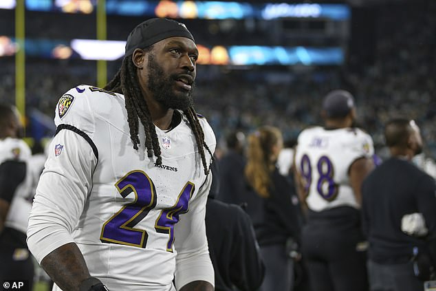 Ravens edge rusher Jadeveon Clowney is just half a sack away from an extra $750,000