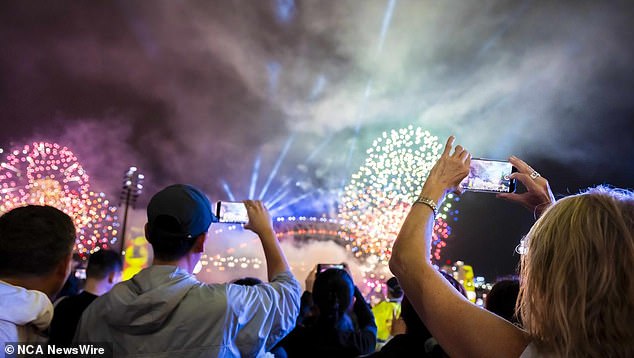 During the New Year's celebration there were two fireworks shows on Sunday evening: the eight-minute 'family fireworks' at 9 p.m. and a twelve-minute show at midnight
