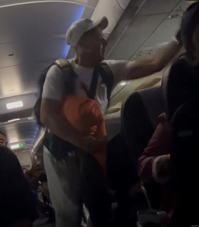 An Australian man on a flight bound for Manila was criticized on Friday morning for his disrespectful and offensive behavior on board a Scoot Airlines flight to departed Perth