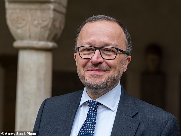 British Museum deputy chief QUITS amid row over theft and