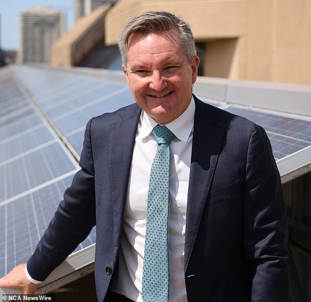 Energy Minister Chris Bowen joins as many as 70,000 people attending the UN Cop28 climate talks starting in Dubai on Thursday