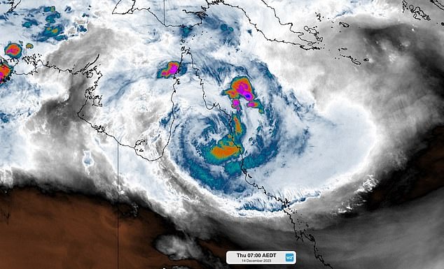 Cyclone Jasper continues to wreak havoc in Far North Queensland