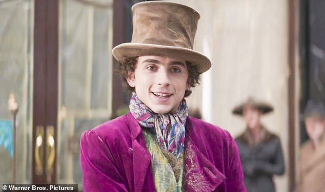 One sheet shows Timothée's Wonka sitting, but X users think the top half of the star is a photo of him standing, edited over a photo of him sitting.