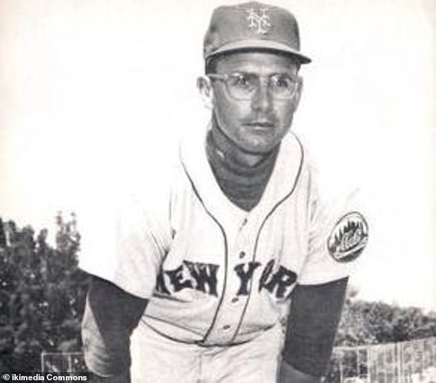 Former New York Mets reliever Ken MacKenzie died Thursday at the age of 89