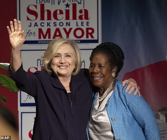 Jackson-Lee received the support of former Secretary of State Hillary Clinton, who praised her as a 