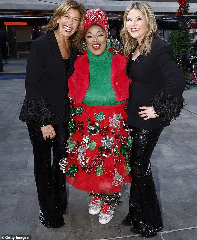 Jenna, Hoda, 59, and singing coach Cheryl brought all the fun as they posed for photos