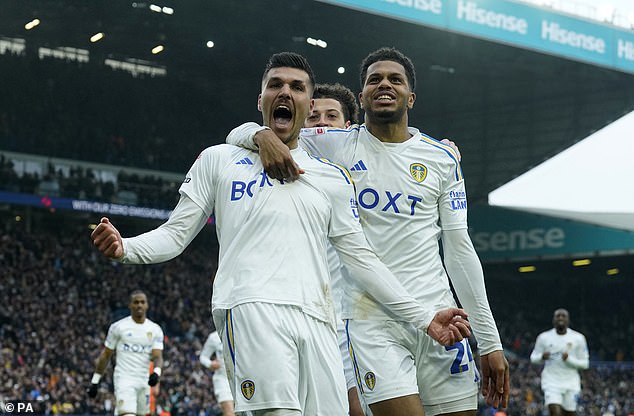 Leeds defeated Ipswich to close the gap between the two clubs to seven points