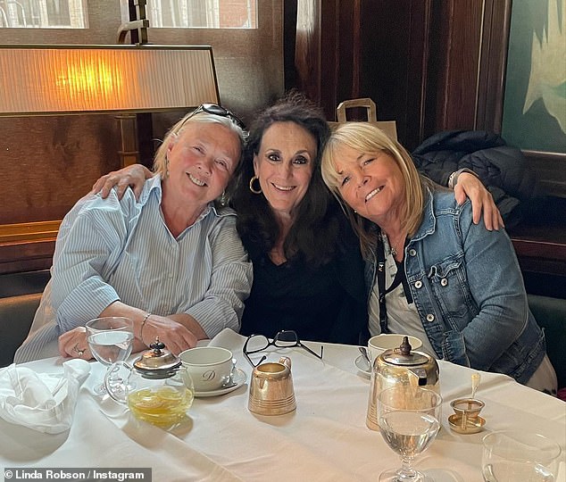 Last summer, Linda shut down rumors of a breakup with her Birds of a Feather co-star Pauline Quirke by posting a photo of them enjoying lunch with Lesley