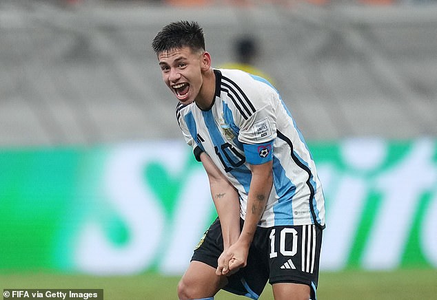 Manchester City are leading the race to sign teenage sensation Claudio Echeverri