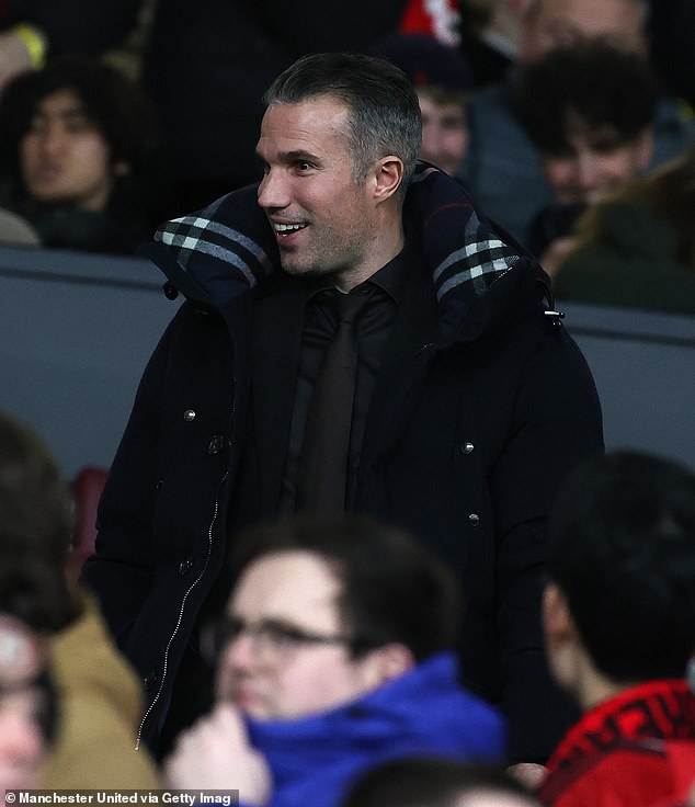 Robin van Persie and Edwin van der Sar were present at the match between Manchester United and Aston Villa