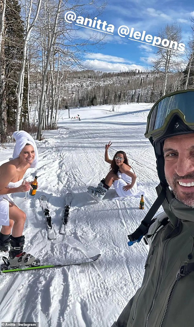 On the slopes: Mauricio Umansky continues to embrace single life while on vacation with Anitta and Venezuelan YouTuber LeLe Pons