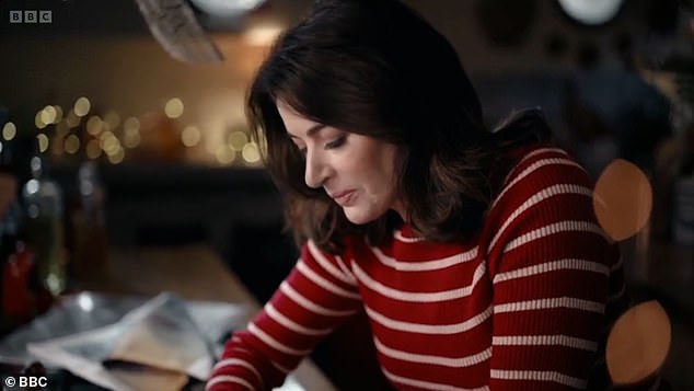 Nigella Lawson thrilled viewers once again with her latest flirty cooking segment for Nigella's Amsterdam Christmas