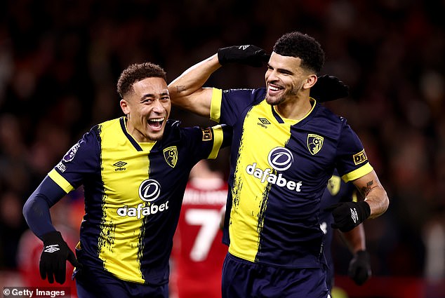 Dominic Solanke (R) scored a hat-trick as Bournemouth defeated Nottingham Forest 3-2