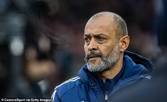 Nuno Espirito Santo revealed that he has received an apology from PGMOL chief Howard Webb