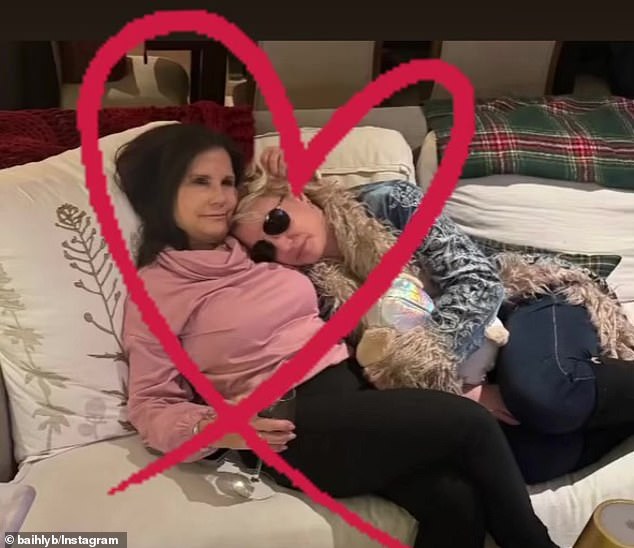 In another photo, the duo was seen cuddling on the couch