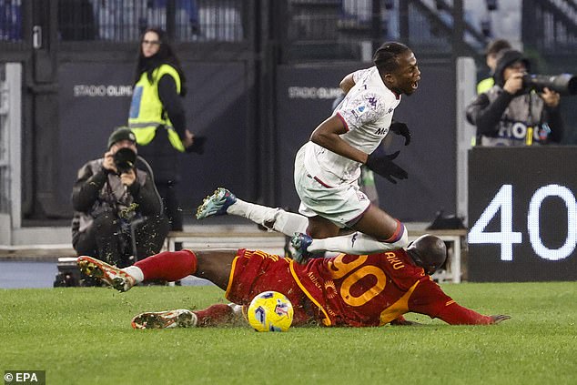 Romelu Lukaku challenges Fiorentina's Christian Kouame during Sunday's 1-1 draw