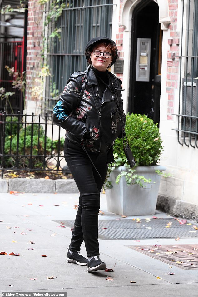 The 77-year-old Academy Award winner walked the streets of New York City on Wednesday wearing an all-black outfit and a statement hat