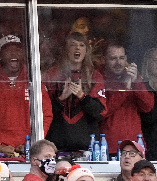 Taylor Swift was pictured cheering on his friend Travis Kelce during Sunday's game between the Kansas City Chiefs and the Buffalo Bills in Kansas City.