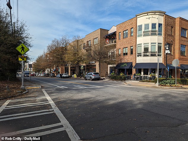 Candidates who win this corner of Brookhaven, Georgia could win the entire state.  The Ashford Park district voted for Donald Trump in 2016 and narrowly voted for Joe Biden in 2020