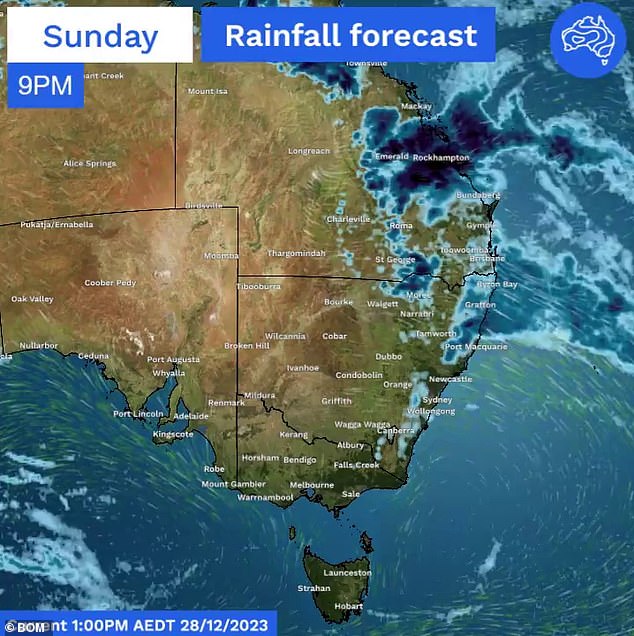 Heavy rain, thunderstorms and large hail forecast for northern NSW and Queensland have emergency services on standby on New Year's Eve