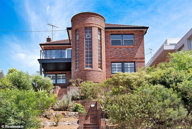 Coogee residents from Sydney's posh eastern suburbs are now fighting to prevent the 1930s Art Deco house at 68 Beach Road from being destroyed forever