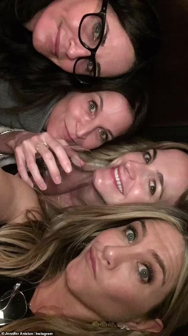 Jen enjoyed time with friends this year, including her beloved Friends co-star Courteney Cox