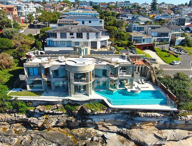 Located on a clifftop in South Coogee, Sydney's affluent eastern suburbs, Crypto Castle boasts 40 meters of facade with uninterrupted ocean views