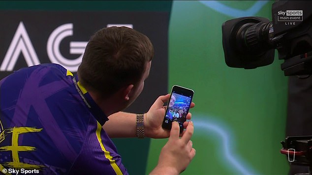 The 16-year-old embraced the crowd's atmosphere and even took selfies with fans after the win