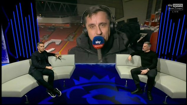 1704154706 255 Gary Neville and Jamie Carragher agree on EIGHT players in